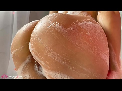 ❤️ Zeshkania masturbon pidhin me vibrator deri në orgazmë intensive në dush Video e ndyrë në pornografi sq.pornburst.ru ️❤